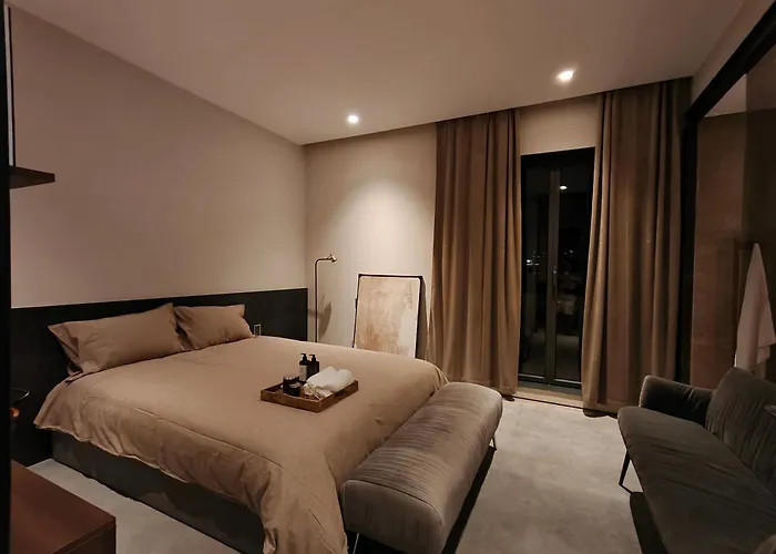 Moderninfluence - Hotel apartamentowy 4*